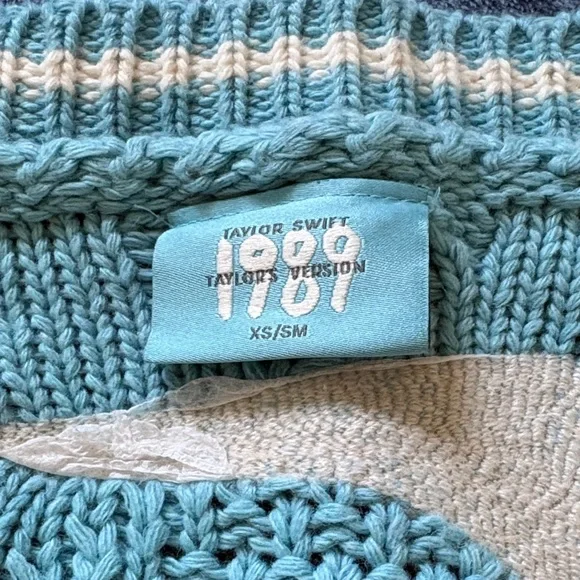 Taylor Swift 1989 Cardigan size XS/SM - Picture 7 of 9